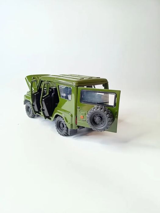 Метална количка уаз 469 - зелена 1:18