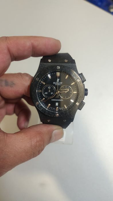 Продам японские кварцевые часы HUBLOT