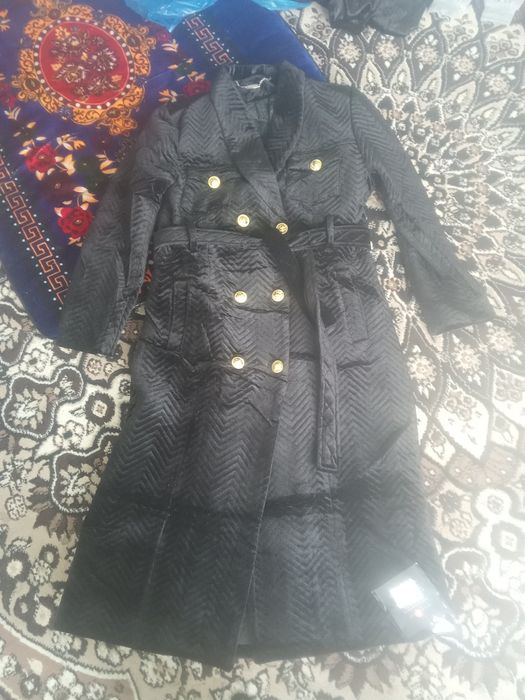 Palto va jenfirlar sotiladi