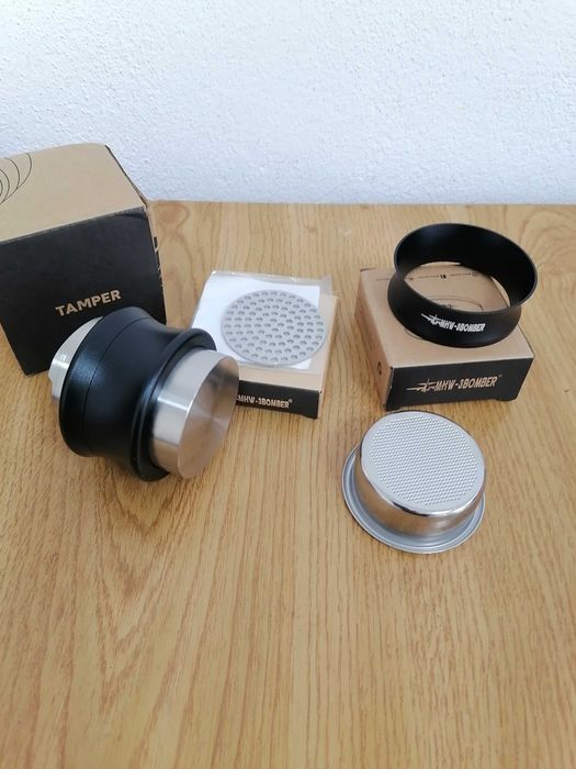 Tamper 53 mm  cu autonivelare , inel magnetic, cos. puck screen 53 mm