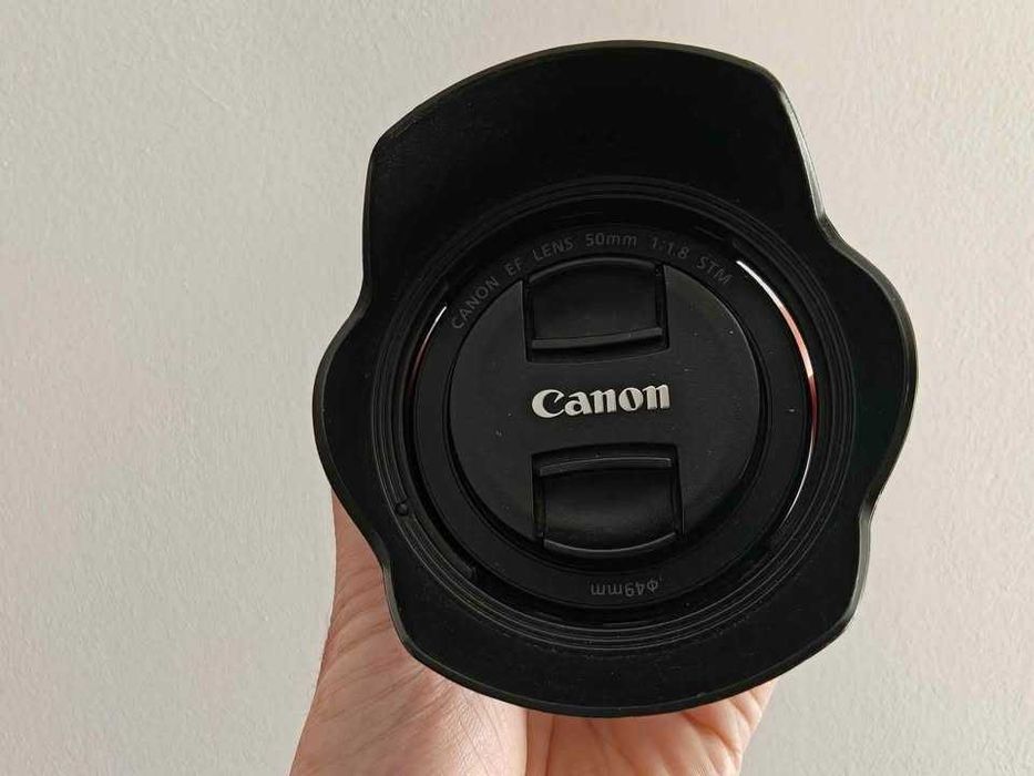 Kit Canon 70D + 50mm 1:1.8 STM -WIFI +Touchscreen + Ecran rotativ. Ideal pentru evenimente!