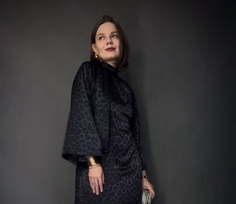 Продаю платье Из шелка.Смотрится очень красиво