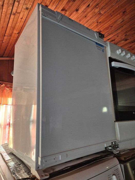 Вграден хладилник BEKO с камера – Отлично състояние