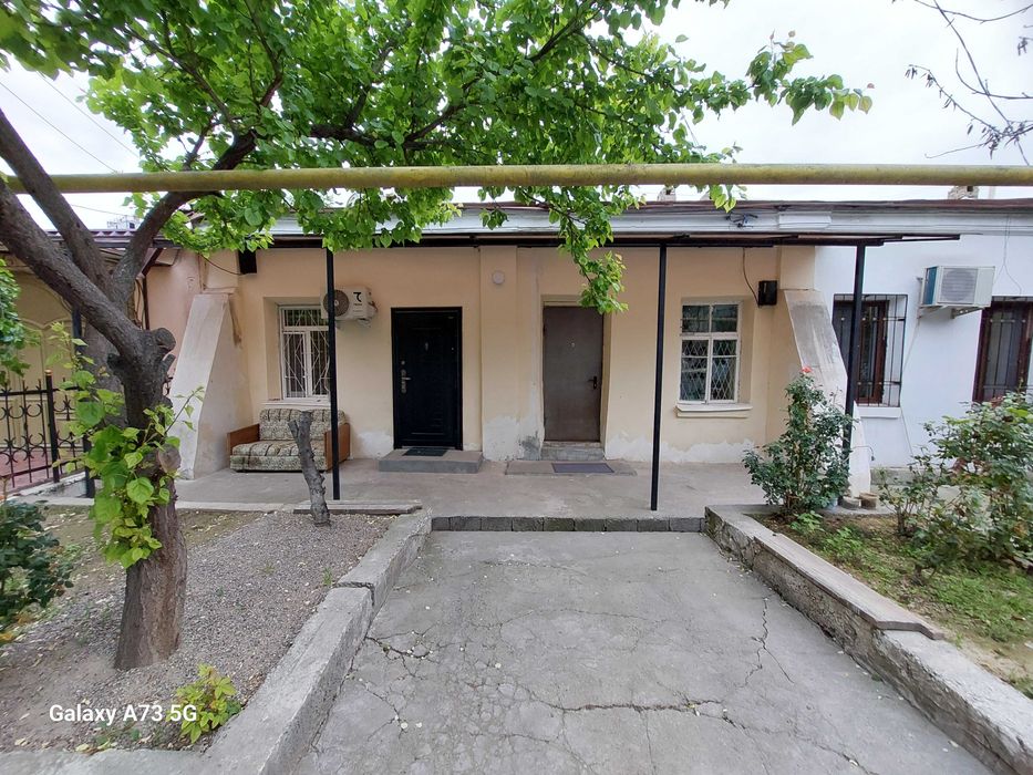 Uy sotiladi srochno!