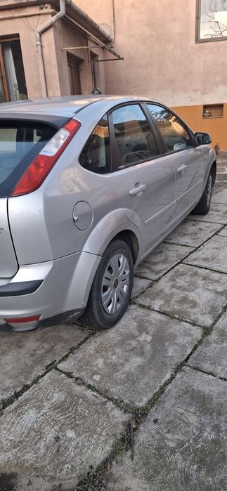 Vând Ford focus .