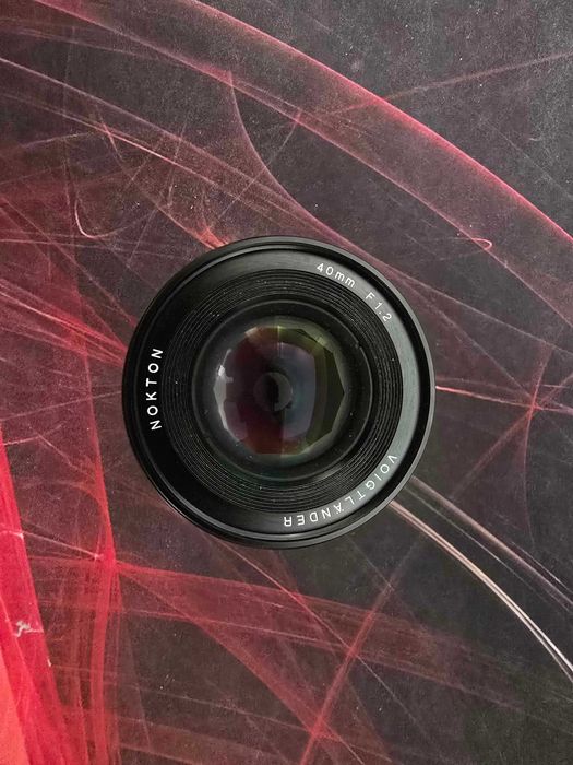 Обективи за Sony E mount (24mm f/1.4 и 40mm f/1.2)