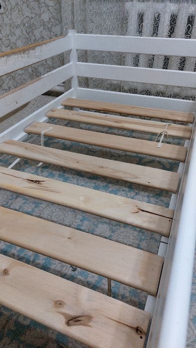 Продам кровать 160/80 +матрас