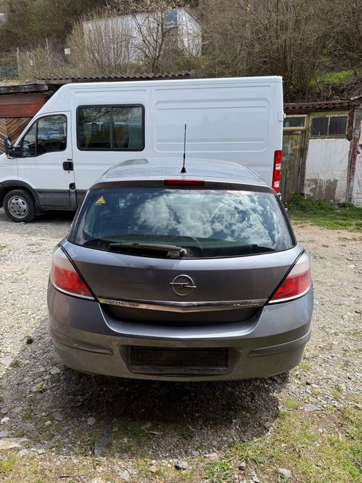 Opel Astra (на части)