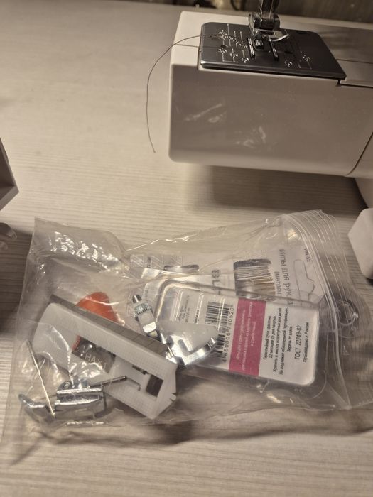 Швейная машина Janome 2323