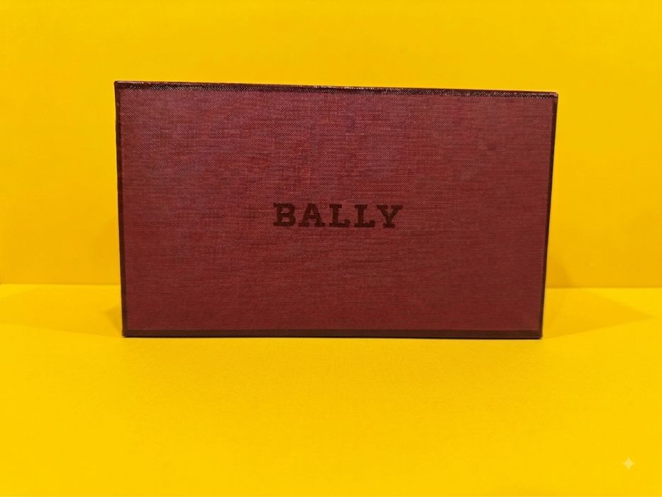 Маленькая сумка/барсетка от бренда Bally