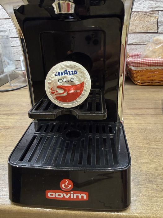 Продавам кафемашина за капсули Lavazza Blue