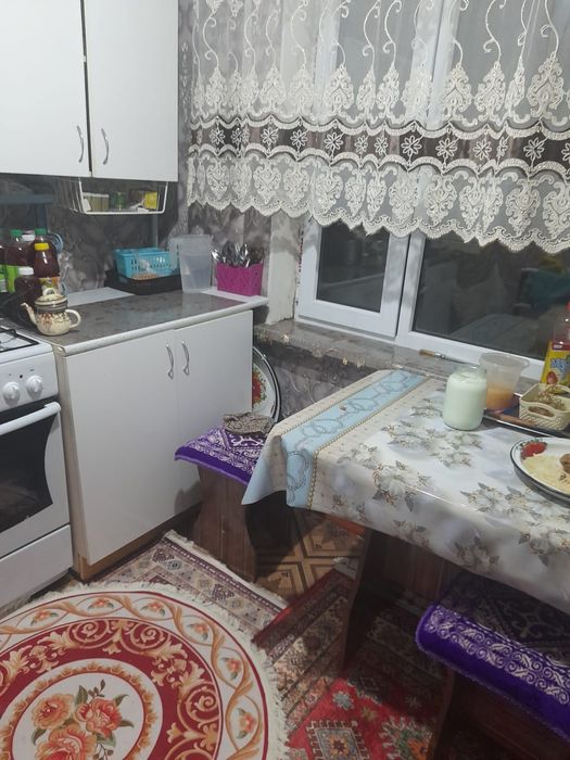 2-комн., 4 мкр., 4 этаж (не угол)