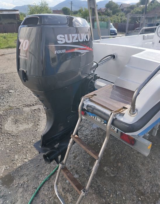 Barca open 5,5m+motor Suzuki 70cp