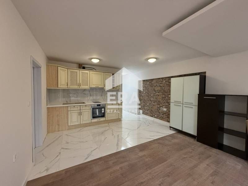 Тристаен апартамент в ж.к. Възраждане