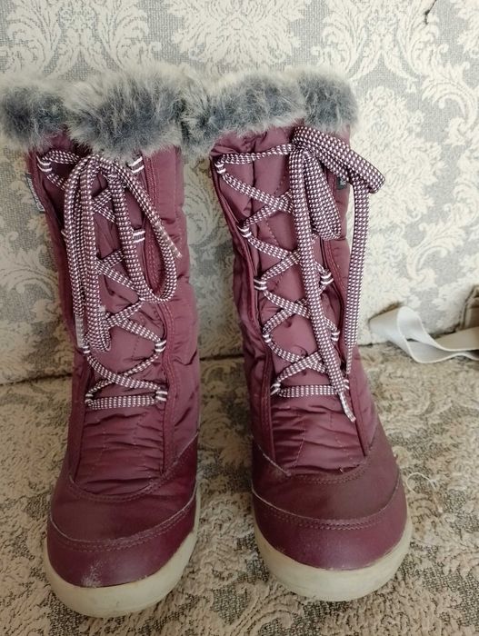 Ботуши апрески, като нови,малко носени.