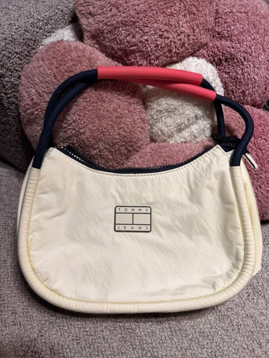 Дамска чантичка tommy jeans