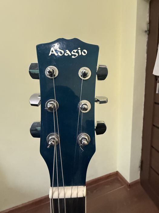 Гитара акустическая