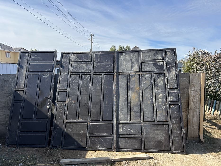 Продам ворота с калиткой.