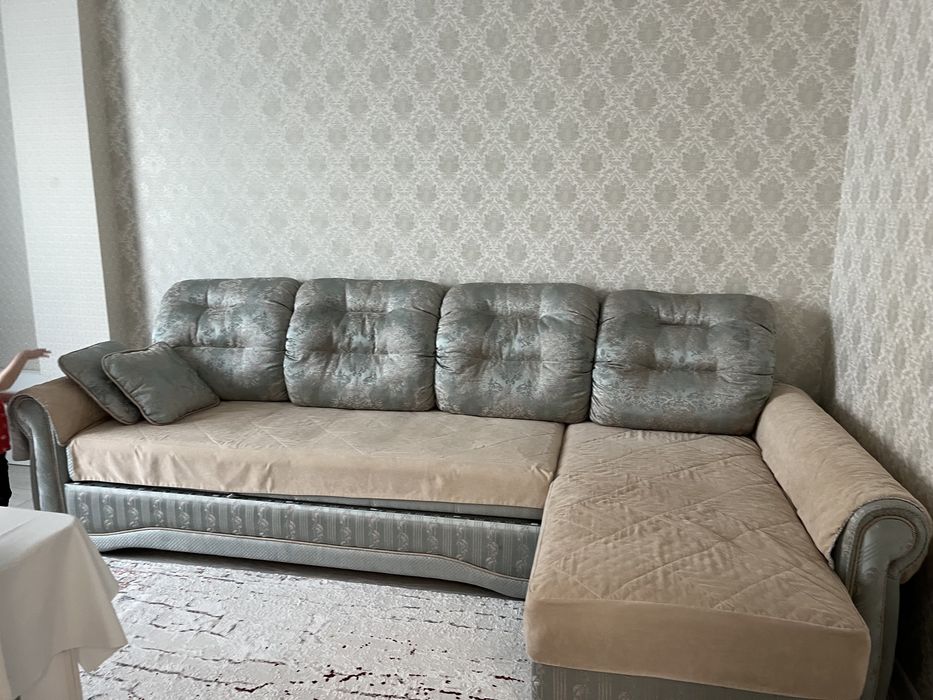 Продам диван угловой