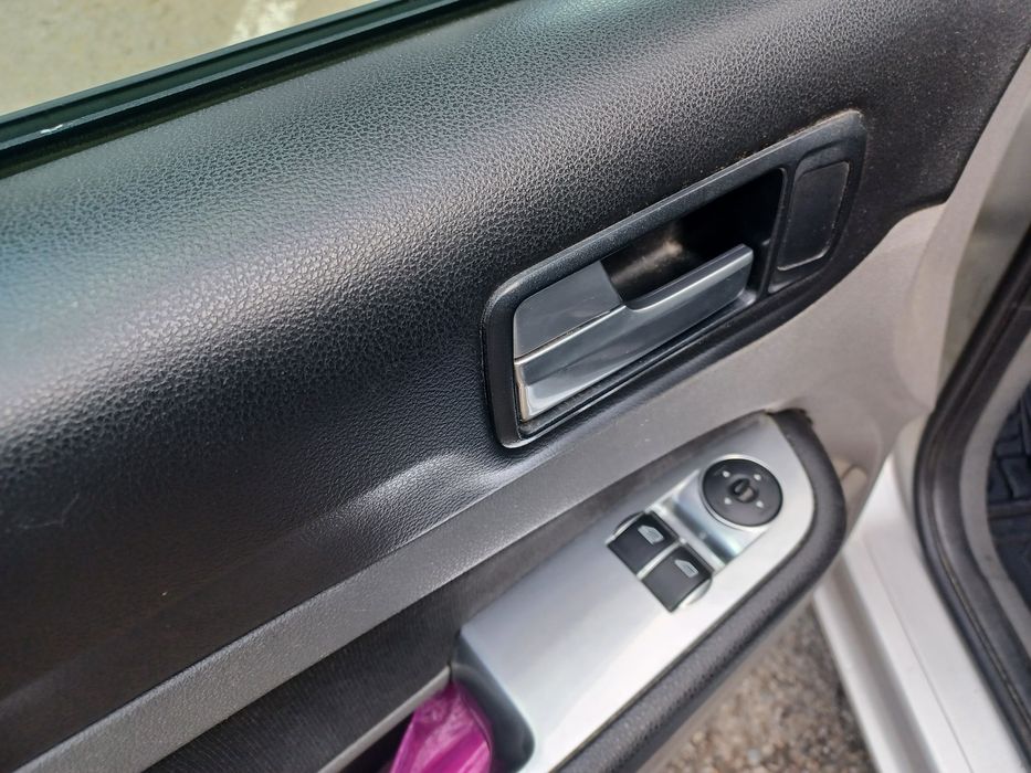 FORD Focus 2010 — imagine 5