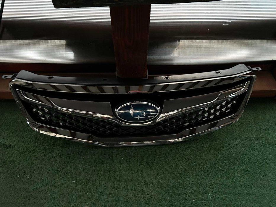 решетка радиаторна Subaru Legacy 2009-2013 г. #047V.