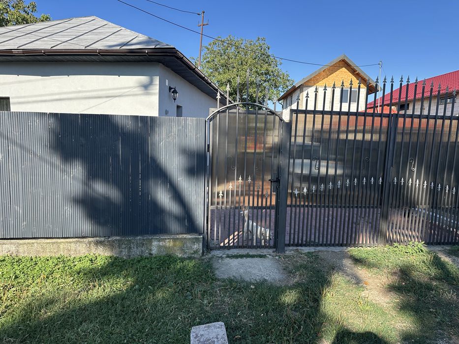 Casa parter de vanzare