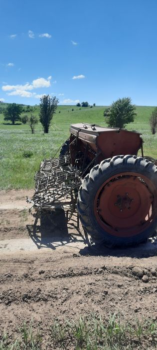 Продаётся сеялка зерновая.