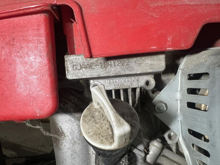 Професионална бензинова самоходна косачка Honda 5,5к.с