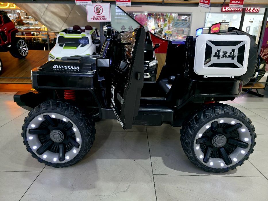 Yangi katta ikki kishilik baquvvat bolalar elektromobili sotiladi