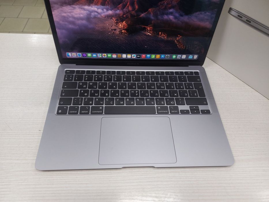 MacBook Air 43 цикла (M1 8 ядер, 8 Gb DDR4, 256 Gb SSD)