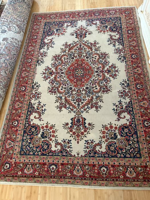 Ковер в хорошем состоянии