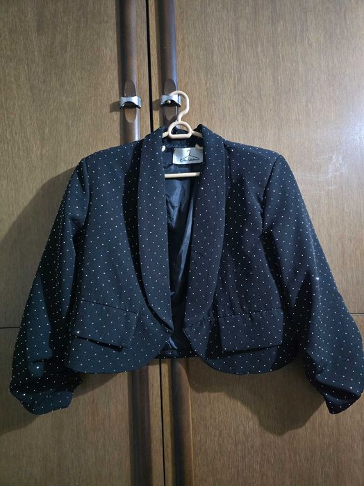 Комплект сако и пънталонки с камъни