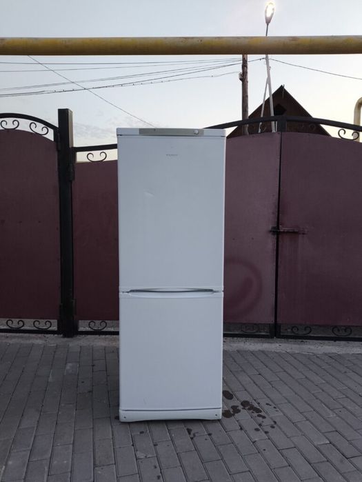 Отдаю даром холодильник