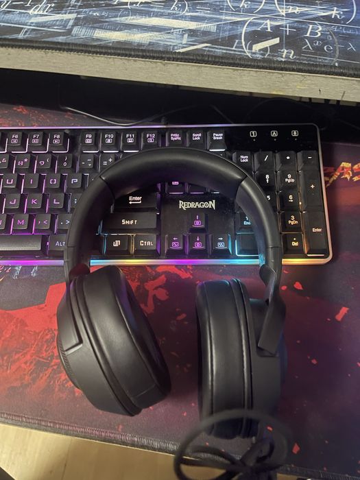 Vand casti razer gaming