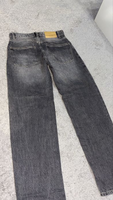 джинсы BERSHKA серые