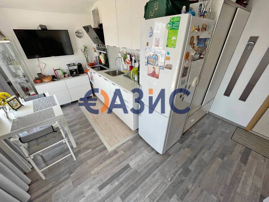 Продава се Двустаен апартамент в к.к. Слънчев бряг - 60 кв.м за 1167 €/кв.м - Снимка #3