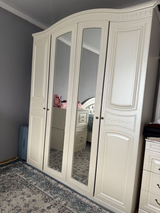 Спальный гарнитур