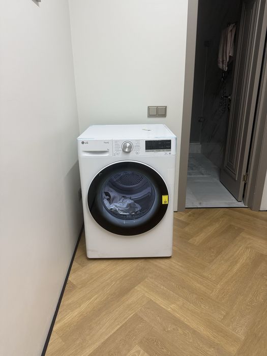 Продам сушилную машины LG
