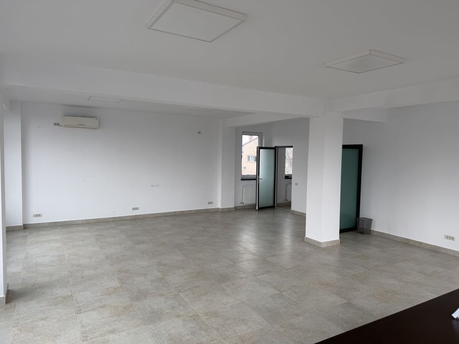 Spatiu birouri/showroom, 100 mp, etaj 1 , Itcani