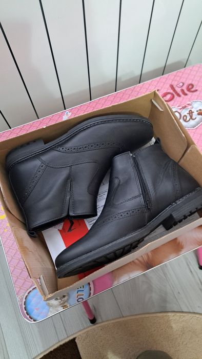 Ghete barbatesti din piele naturala! Noi!