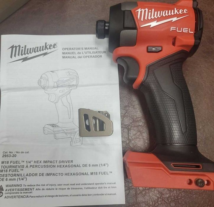 Milwaukee 2953 - FID3 masina de insurubat cu impact model SUA Vietnam