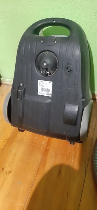 Пылесос 2 шт. работают отлично продаю срочна.