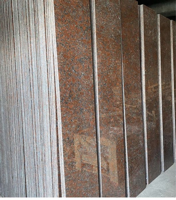 Ангола Блэк,Капуста, тан браун лабродарит, травертин,Балясина