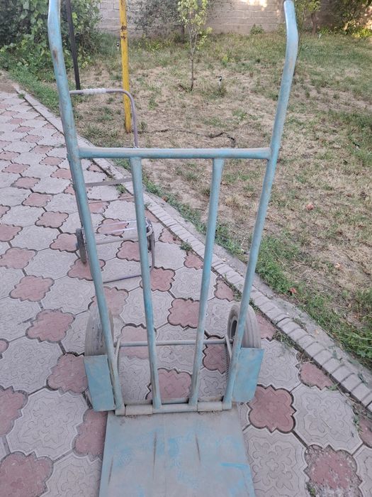 Тачка продается,баллоны состояние хорошее