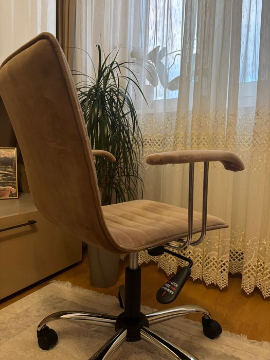 Scaun birou ca si nou