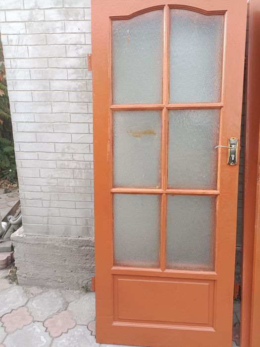 Продам межкомнатные двери б.у