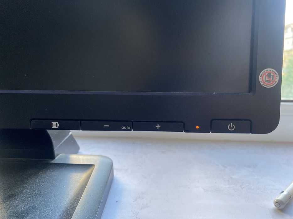 монитор HP ips..