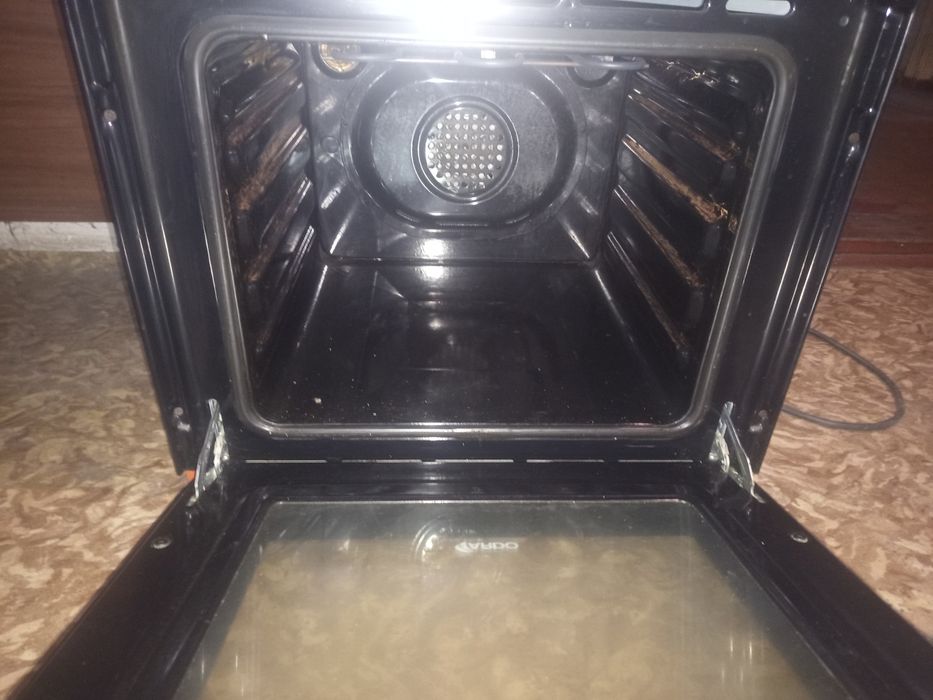 Духовой шкаф рабочий