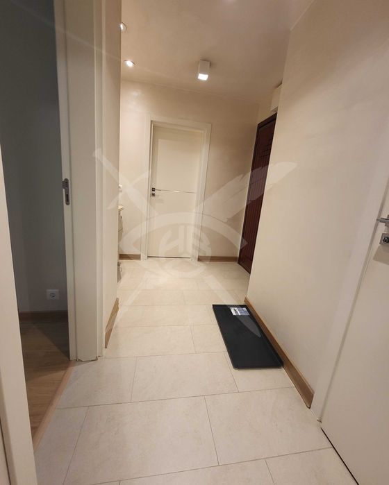 Дава се под наем Тристаен апартамент в Бургас, Център - 75 кв.м за 598.23 € - Снимка #9