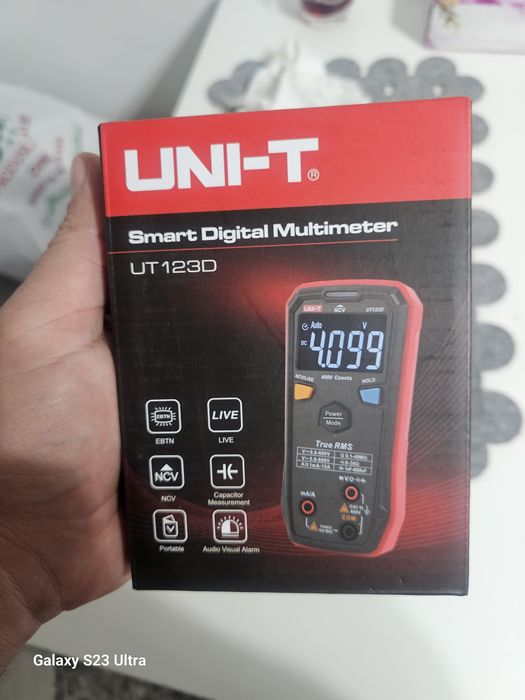 Multimetru UNI-T